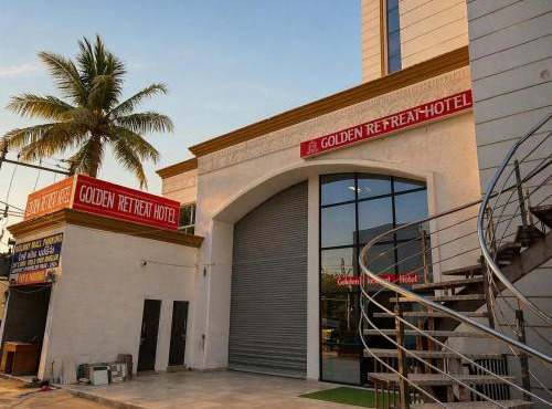 Hotel Golden Retreat - At Anand Railway Station