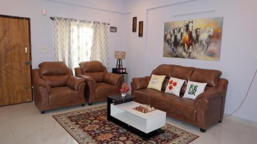 Modern 5BR Villa near BLR Airport Work & Relax