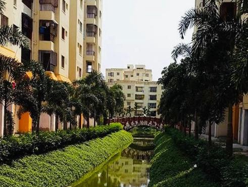 Azure Courtyard - vibrant and cozy vibe