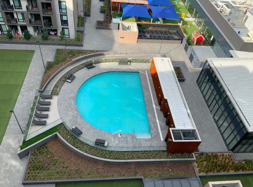 M-city shopping center Apartment - Executive Twin King Ensuites - Infinite Sky View - Fully equipped - Free parking, fast Wifi, smart TV plus Netflix, complementary drinks & amenities - Clayton, 3168, Victoria, Australia in Clayton North