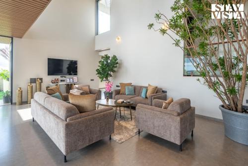 StayVista at Vikings Villa with Pool, Lawn