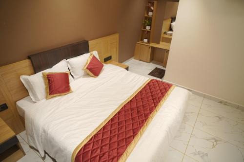 Bougainvillea HillView Retreat