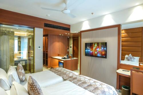 InstaFeel Hotel