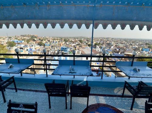 L G Guest House